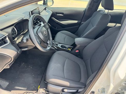 Used 2021 Toyota Corolla LE w/ Carpet Mat Package (TMS) image 8