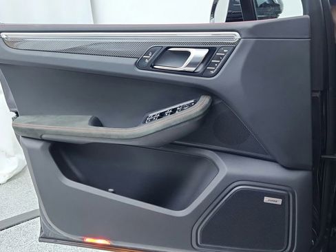 Used 2025 Porsche Macan GTS image 16