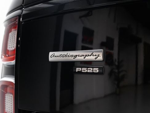 Used 2022 Land Rover Range Rover Autobiography image 40