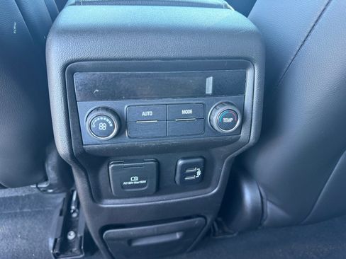 Used 2018 GMC Acadia SLT image 24