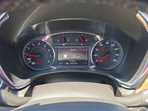 Used 2024 Chevrolet Equinox Premier AWD/4WD image 17