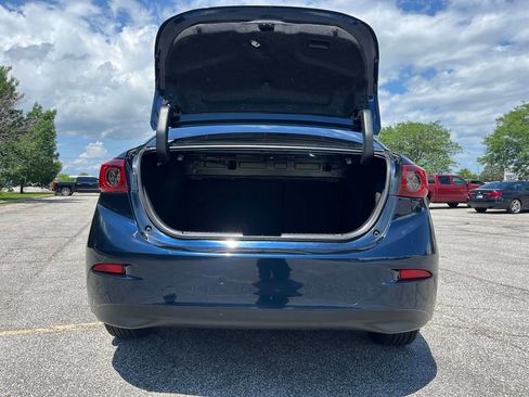 Used 2017 MAZDA MAZDA3 Sport w/ Preferred Equipment Package FWD image 21