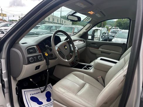 Used 2011 Chevrolet Silverado 3500 LTZ image 8