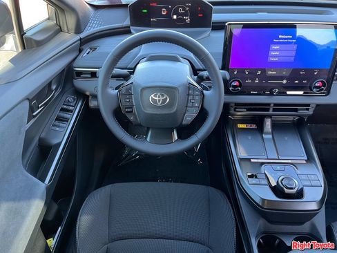 Used 2026 Toyota C-HR AWD/4WD image 17