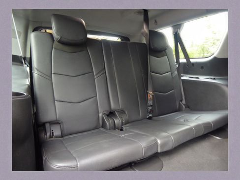 Used 2020 Cadillac Escalade ESV Premium Luxury image 22