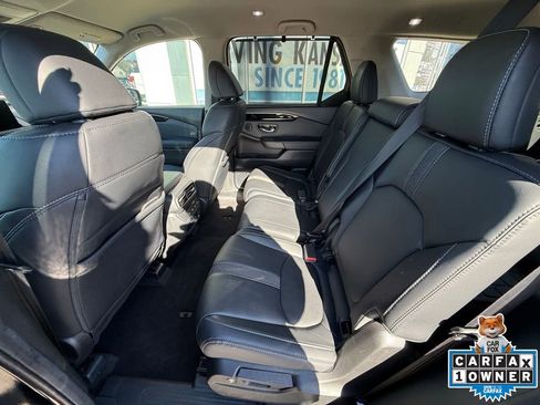 Used 2025 Honda Pilot EX-L image 8