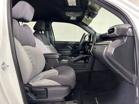 Used 2025 Toyota Tacoma TRD Sport image 28