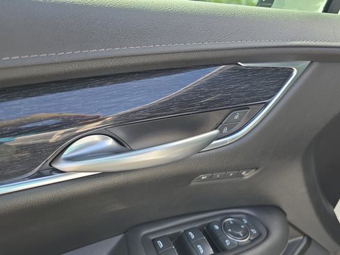 Used 2022 Cadillac XT5 Premium Luxury FWD image 19
