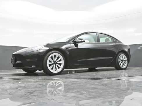 Used 2022 Tesla Model 3 Long Range image 23