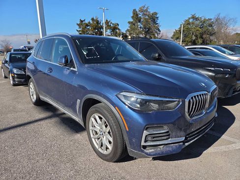 Used 2022 BMW X5 xDrive40i w/ Premium Package image 1