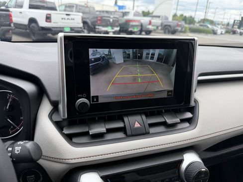 Used 2025 Toyota RAV4 XLE w/ Convenience Package AWD/4WD image 18