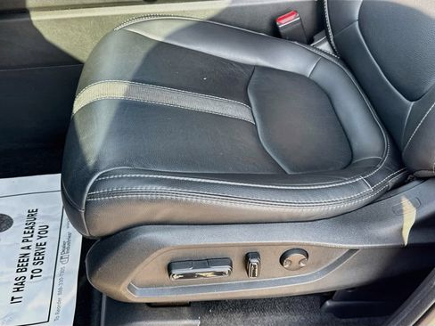 Used 2024 Honda Pilot Touring image 23