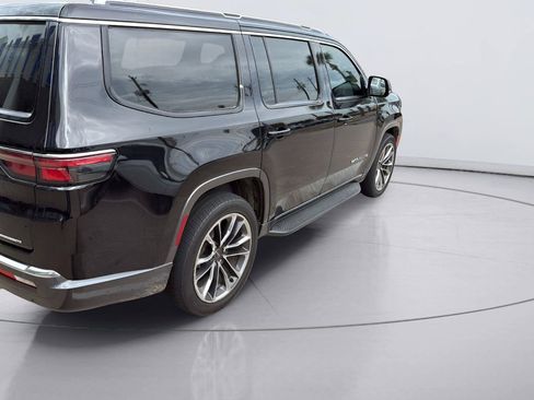 Used 2022 Jeep Wagoneer Series II w/ Premium Group I AWD/4WD image 4