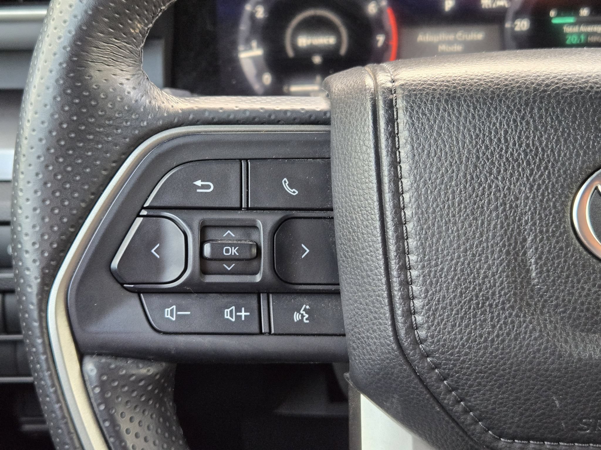 Used 2025 Toyota 4Runner TRD Off-Road Premium AWD/4WD image 29