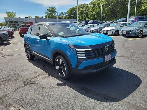 New 2025 Nissan Kicks SR w/ SR Premium Package image 7