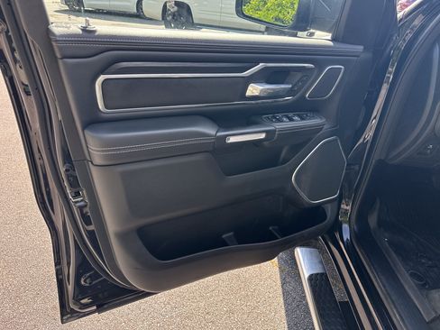 Used 2023 RAM 1500 Laramie AWD/4WD image 12