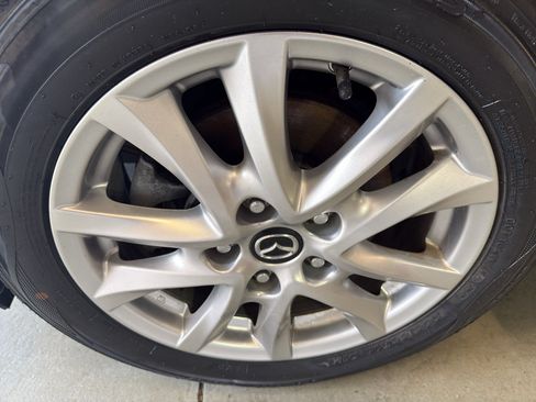 Used 2016 MAZDA MAZDA3 i Touring w/ Popular Equipment Package FWD image 32