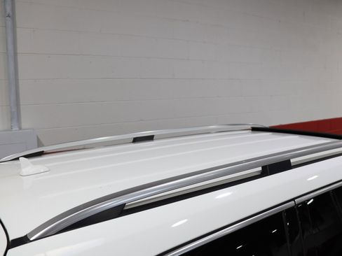 Used 2016 Mercedes-Benz GL 450 4MATIC w/ Premium I Package image 10