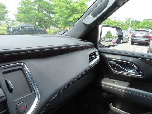 Used 2023 Chevrolet Suburban LT w/ Luxury Package AWD/4WD image 20