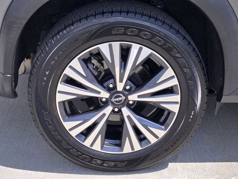 Used 2022 Nissan Rogue SV FWD image 10