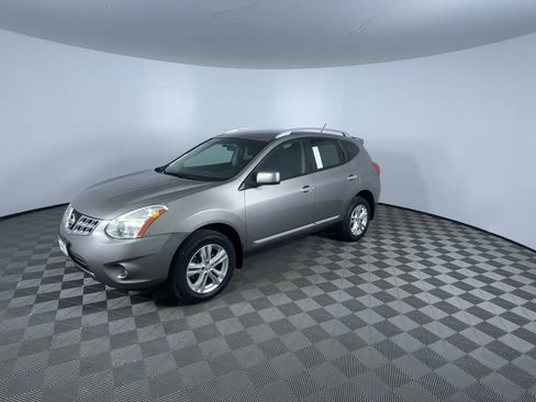 Used 2013 Nissan Rogue SV image 4