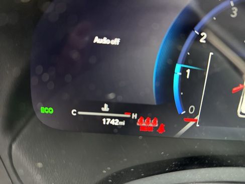 Certified 2025 Lexus RX 350 Premium w/ Accessory Package (A2) image 17