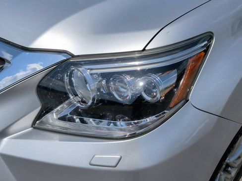 Used 2018 Lexus GX 460 Premium w/ Premium Package AWD/4WD image 10