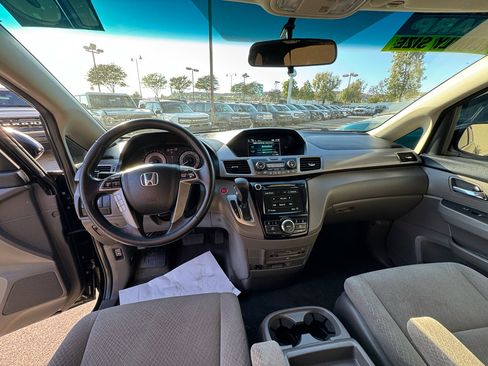 Used 2016 Honda Odyssey SE image 17