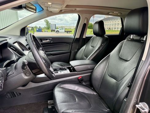 Used 2020 Ford Edge Titanium w/ Equipment Group 301A AWD/4WD image 11