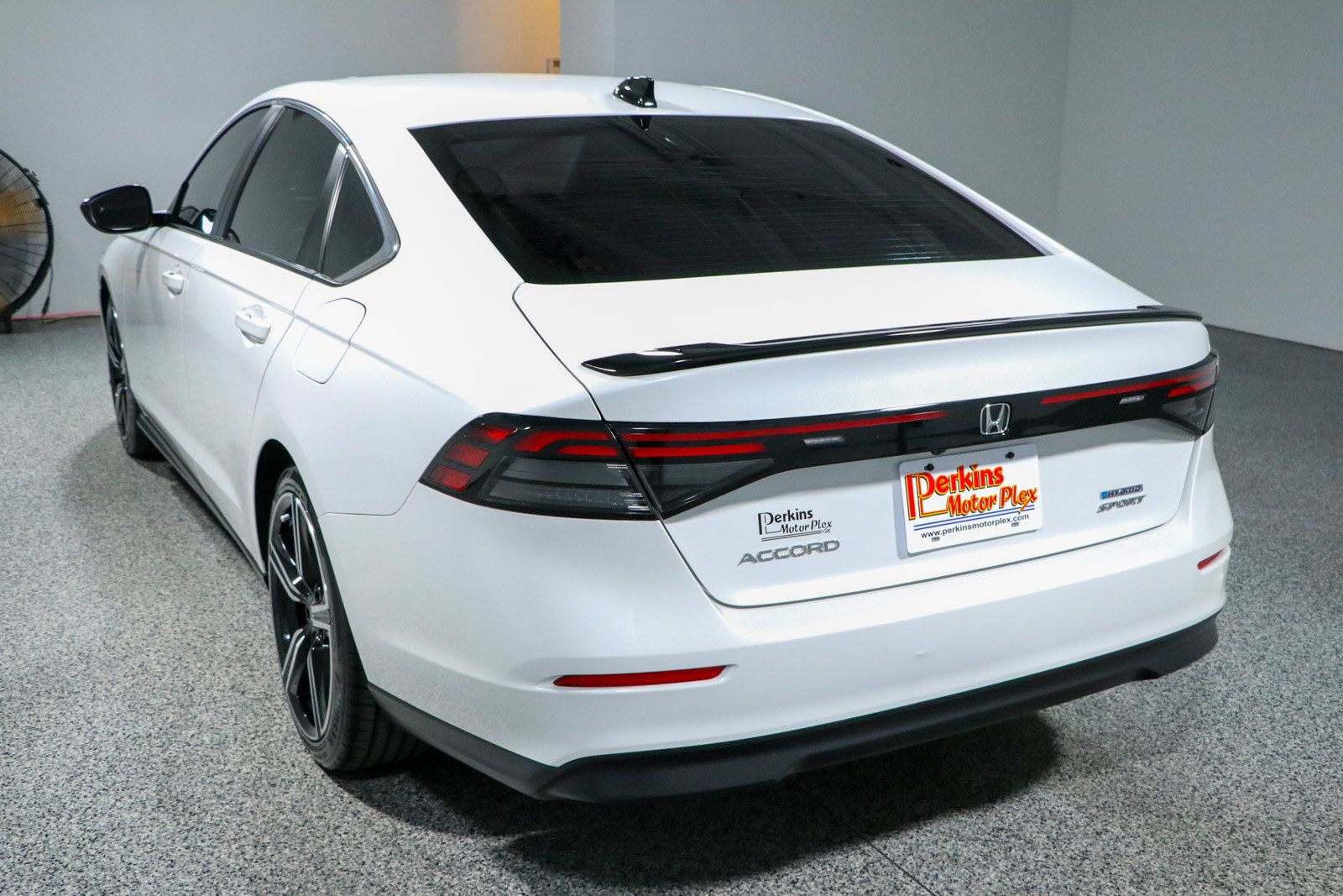 Used 2024 Honda Accord Sport image 9