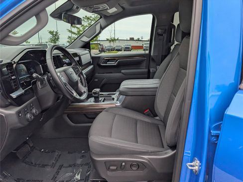 Used 2025 Chevrolet Silverado 1500 RST w/ Convenience Package II AWD/4WD image 16