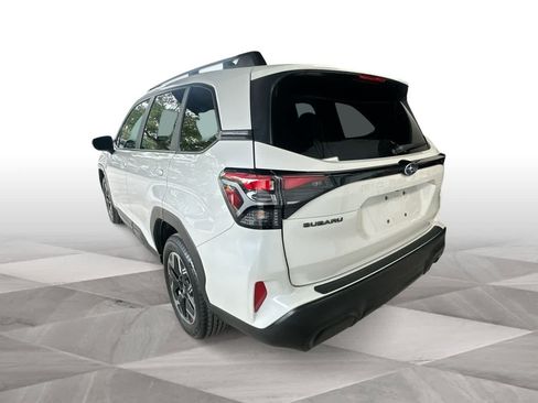Used 2025 Subaru Forester Premium AWD/4WD image 6