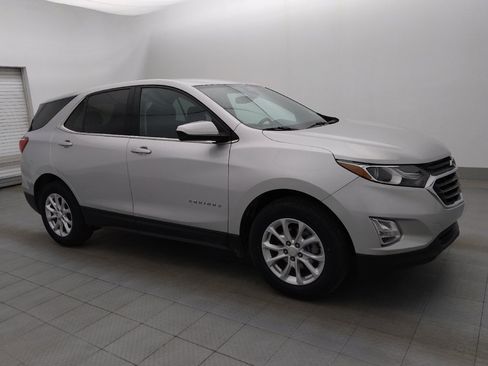 Used 2020 Chevrolet Equinox LT w/ Driver Convenience Package image 11