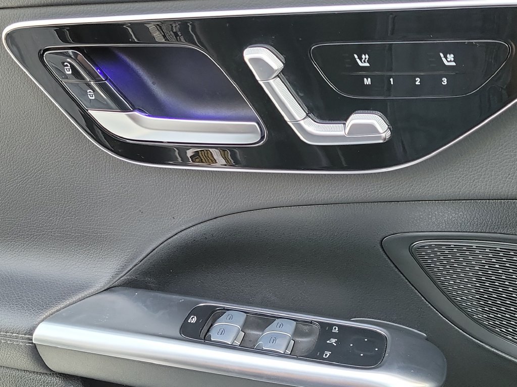 Used 2024 Mercedes-Benz C 300 Sedan w/ Advanced USB Package image 26