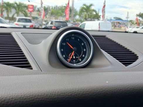 Used 2017 Porsche Macan AWD/4WD image 18