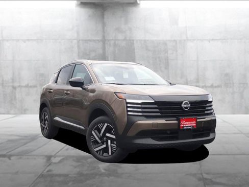 New 2026 Nissan Kicks SV w/ SV Premium Package image 2