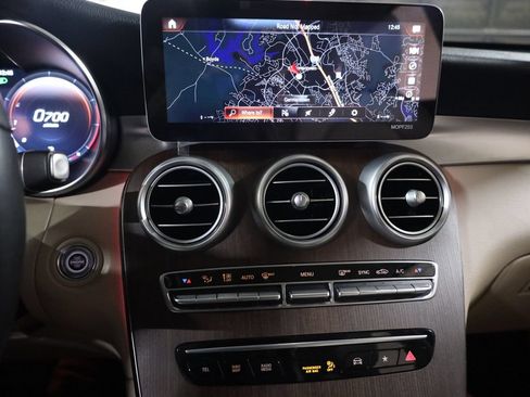 Used 2020 Mercedes-Benz GLC 300 4MATIC image 75
