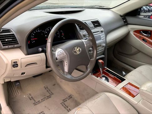 Used 2011 Toyota Camry XLE w/ XLE Extra-Value Pkg #1 FWD image 16