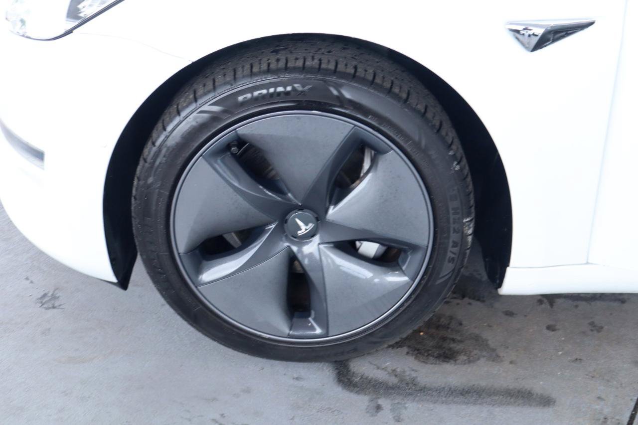 Used 2020 Tesla Model 3 Standard Range RWD image 12