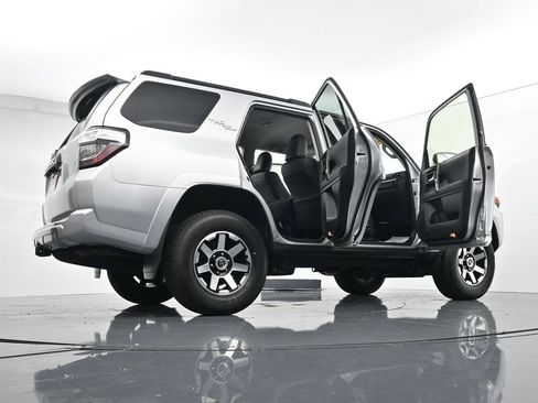 Used 2023 Toyota 4Runner TRD Off-Road Premium AWD/4WD image 43