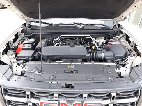 New 2026 GMC Canyon AT4 w/ Technology Plus Package AWD/4WD image 46