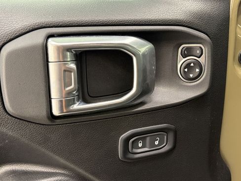 Used 2025 Jeep Wrangler Unlimited Sport AWD/4WD image 14