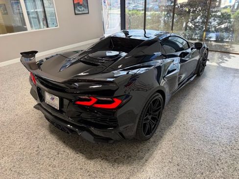 Used 2025 Chevrolet Corvette Z06 w/ Z07 Performance Package RWD image 6