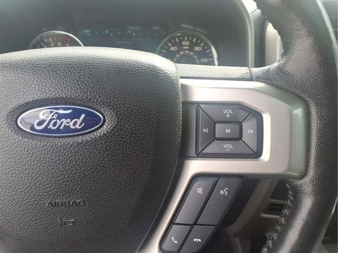 Used 2018 Ford F150 Lariat w/ Equipment Group 502A Luxury AWD/4WD image 30