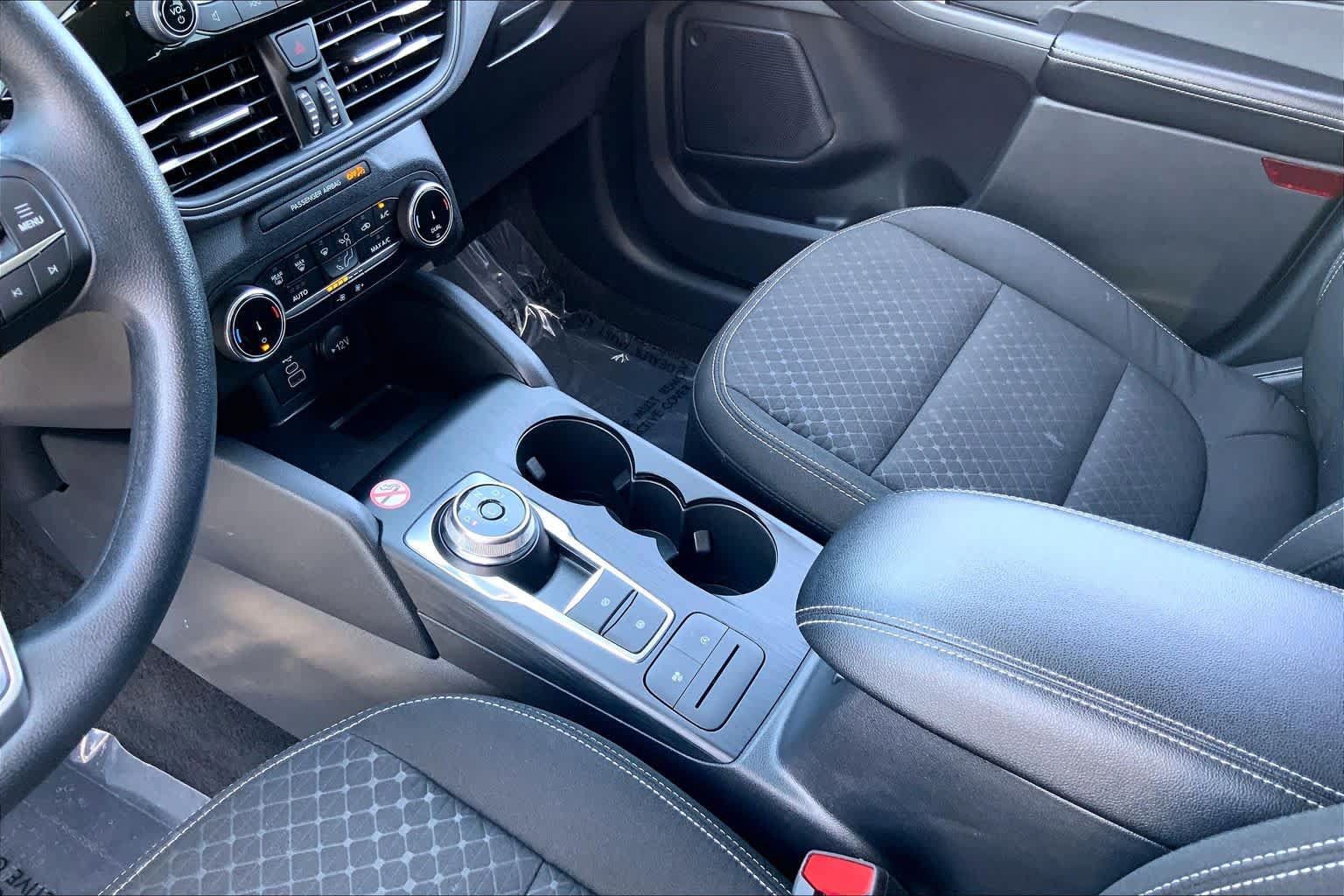 Used 2025 Ford Escape Active AWD/4WD image 16