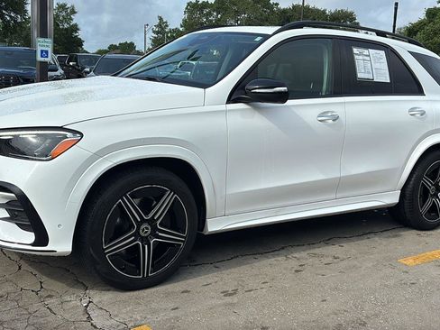 Used 2024 Mercedes-Benz GLE 350 4MATIC image 3