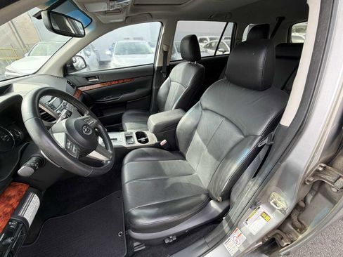 Used 2011 Subaru Outback 2.5i Limited w/ PWR Moonroof Pkg image 12