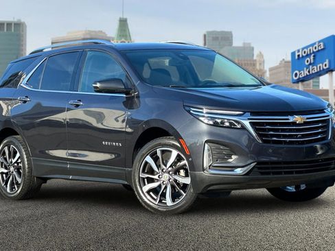 Used 2022 Chevrolet Equinox Premier image 2