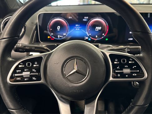 Used 2020 Mercedes-Benz GLB 250 4MATIC image 24