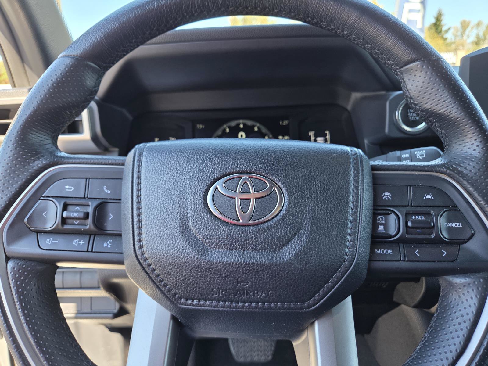Used 2025 Toyota 4Runner SR5 AWD/4WD image 24